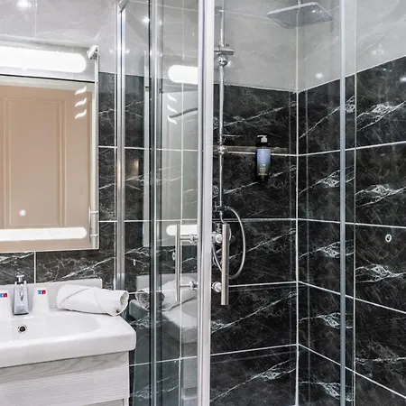 Отель Royal Paris 3*