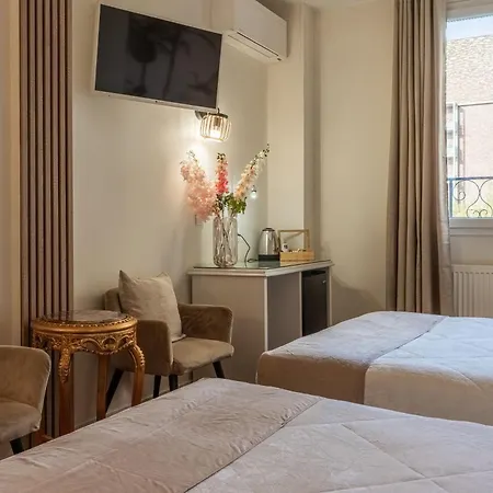 Отель Royal Paris 3*