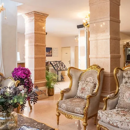 Royal Paris מלון 3*