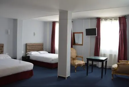 Royal Paris Hotel 3*