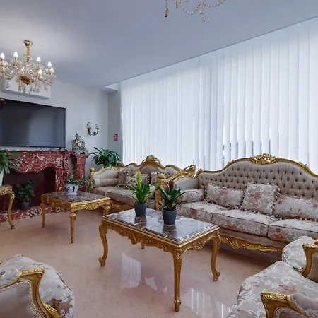 Royal Paris Hotel