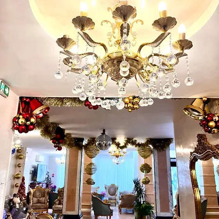 Royal Paris Hotel
